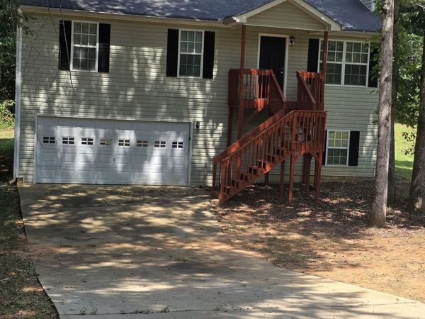 186 S Red Oak Way, Temple, GA 30179