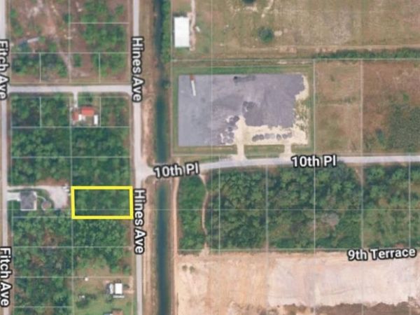 917 Hines AVE , LEHIGH ACRES, FL 33972