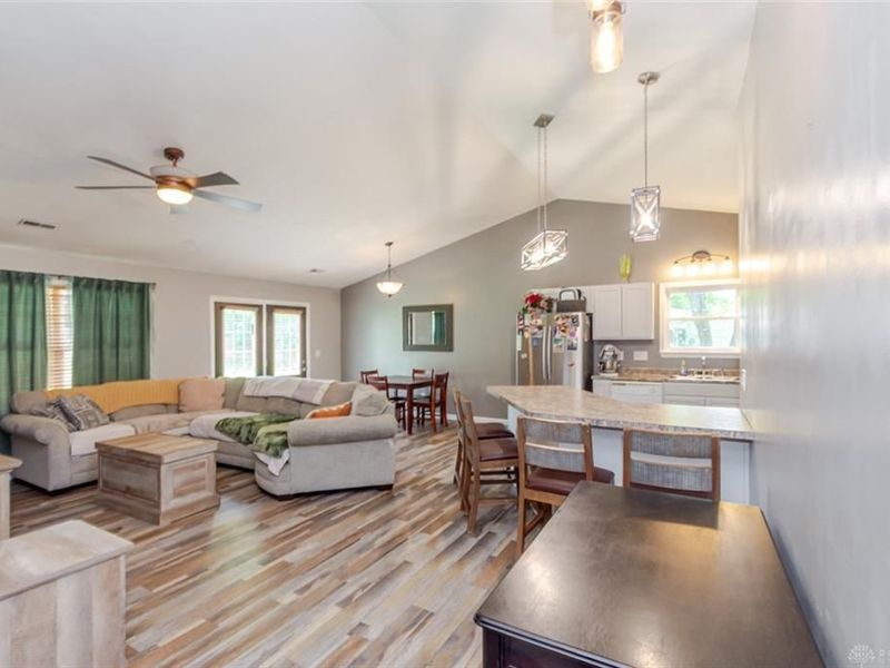 826 Lakengren Drive, Eaton, OH 45320 Photo 3