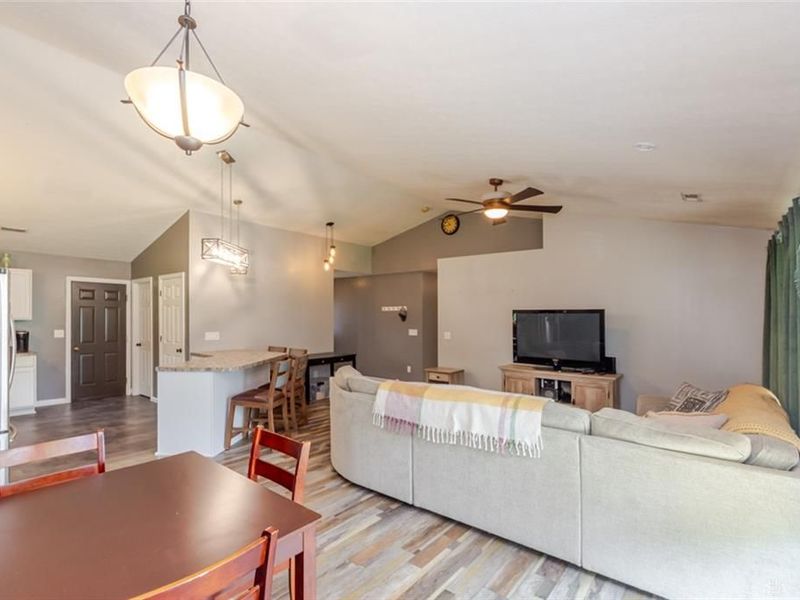 826 Lakengren Drive, Eaton, OH 45320 Photo 4