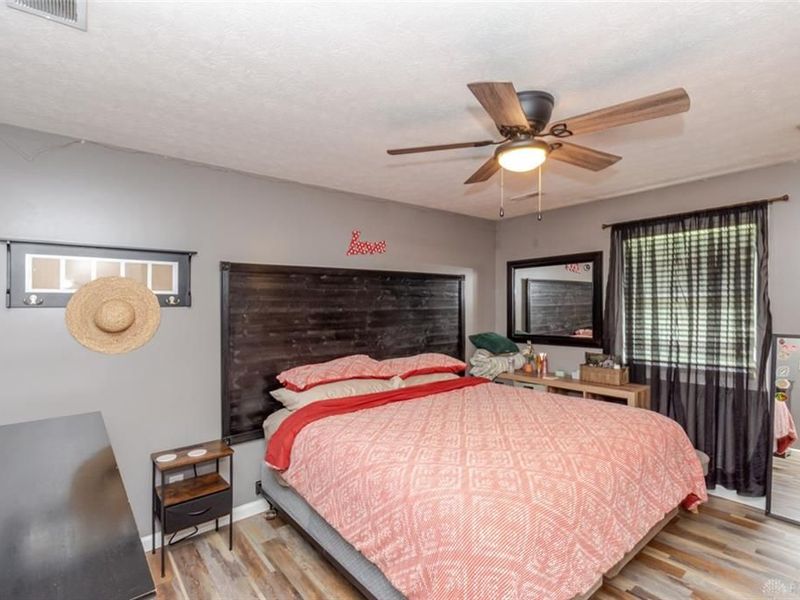 826 Lakengren Drive, Eaton, OH 45320 Photo 8