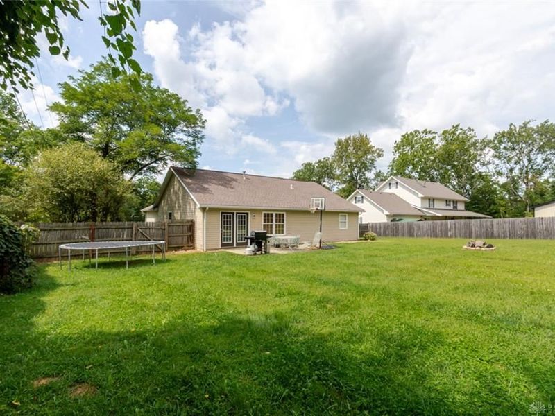 826 Lakengren Drive, Eaton, OH 45320 Photo 9