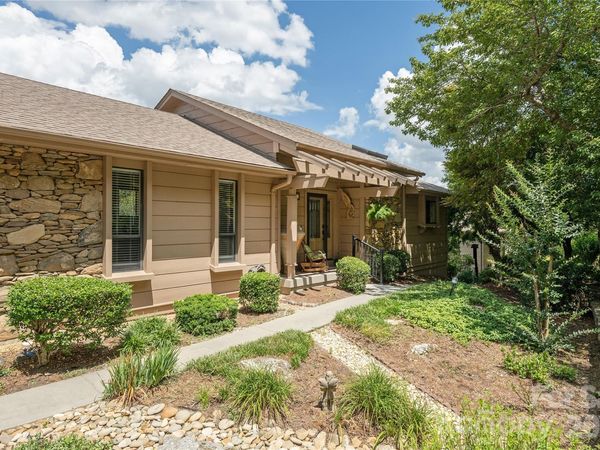 159 Country Ridge Road, Hendersonville, NC 28739