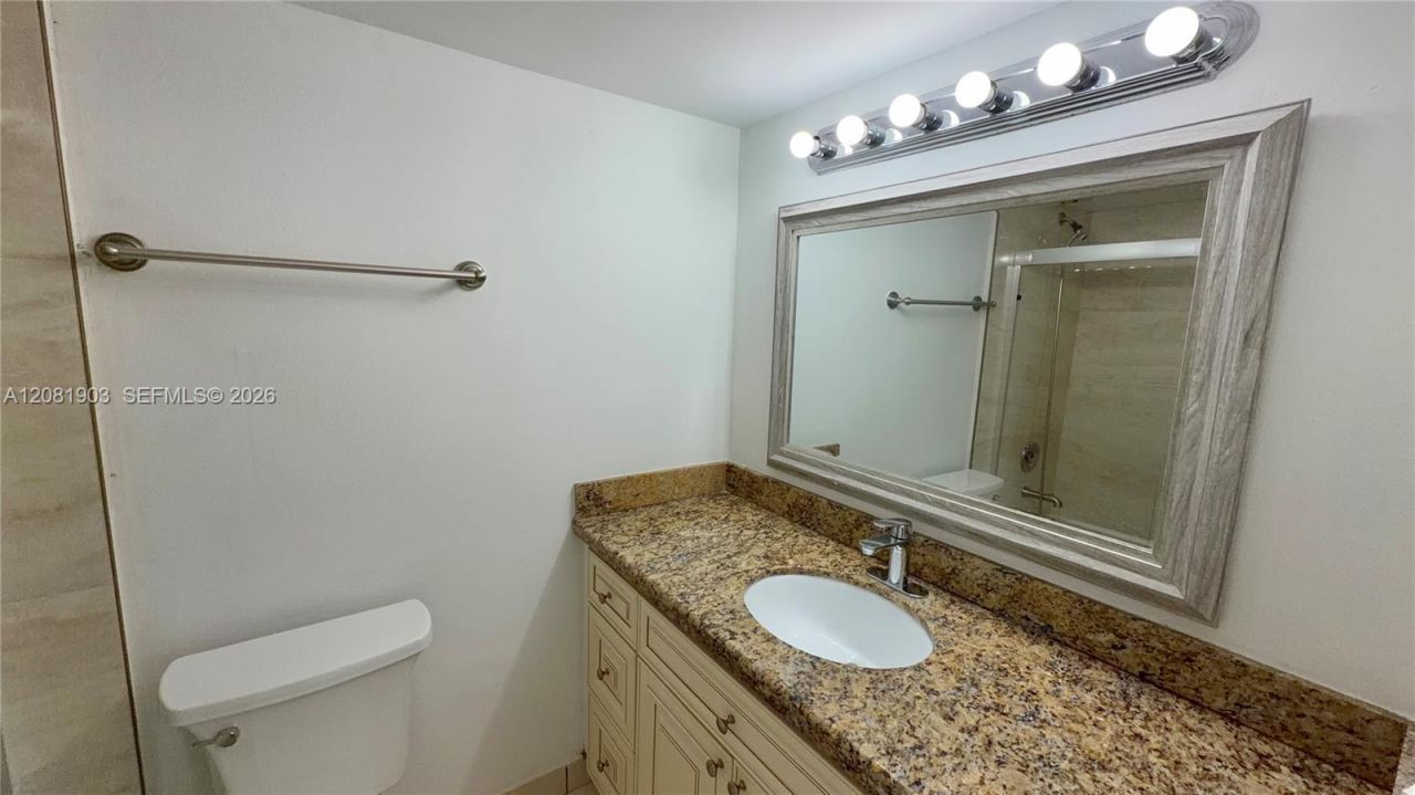 210 172nd St , Unit 428, Sunny Isles Beach, FL 33160 Photo