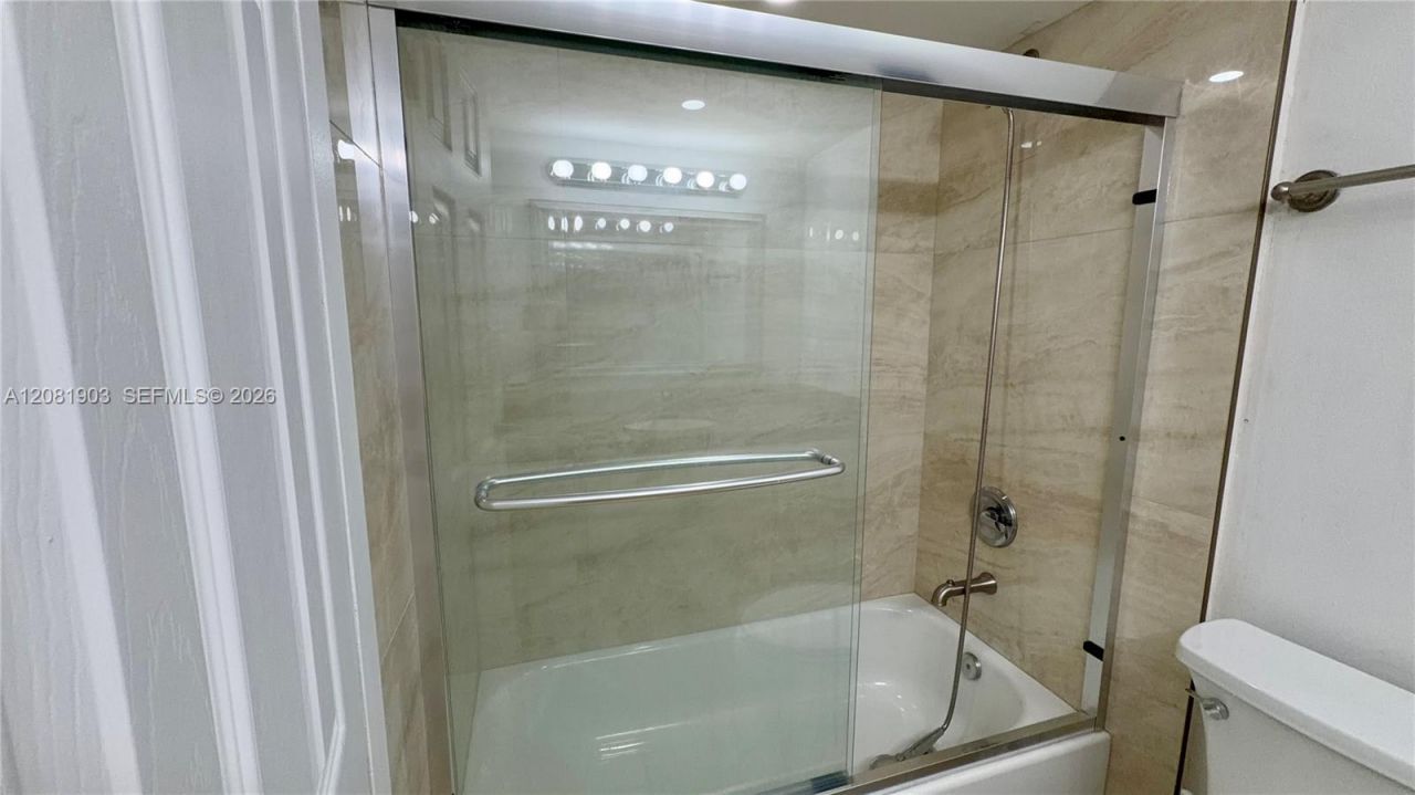 210 172nd St , Unit 428, Sunny Isles Beach, FL 33160 Photo