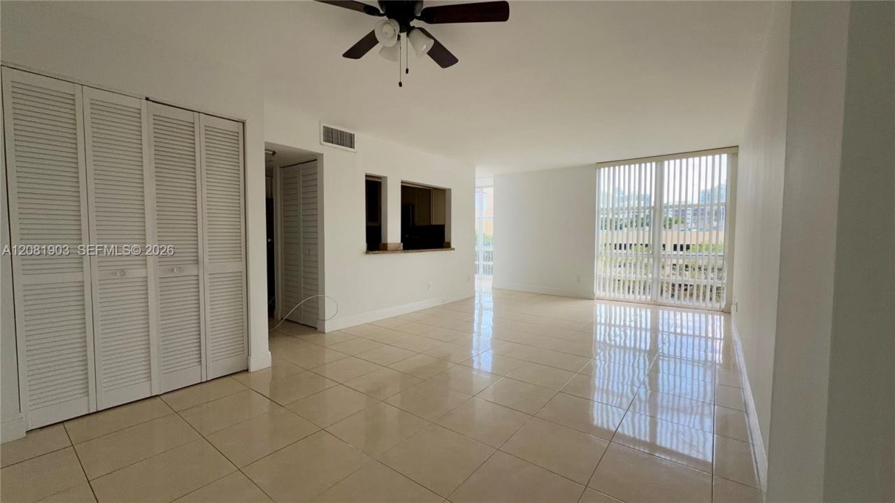 210 172nd St , Unit 428, Sunny Isles Beach, FL 33160 Photo