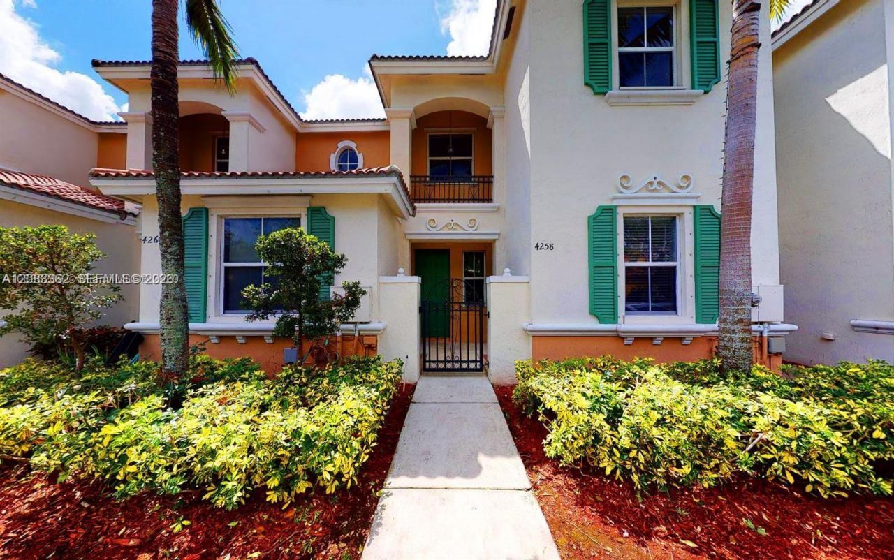 1040 NE 42nd Pl , Homestead, FL 33033 Photo