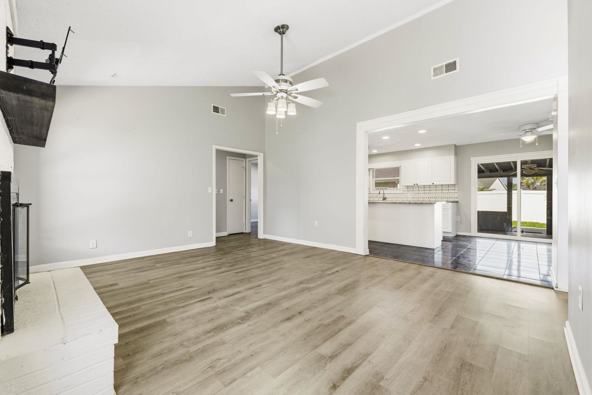 802 Plantation Dr. Photo 8
