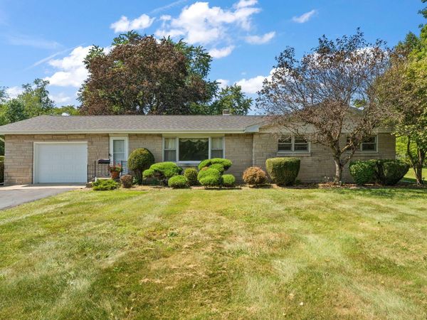 174 Longwood Drive, La Porte, IN 46350