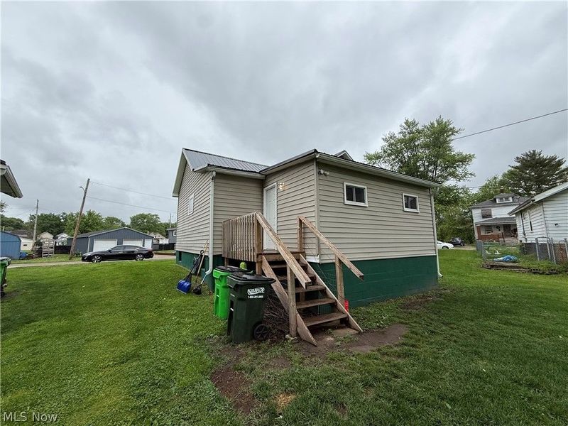 208 W 1st Street, Uhrichsville, OH 44683 Photo 18