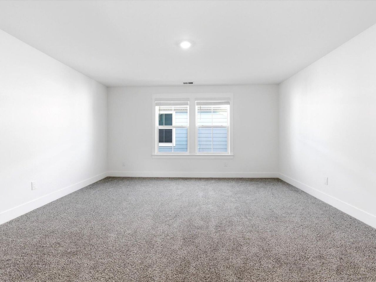 439 Radiant Blue Way Photo 35