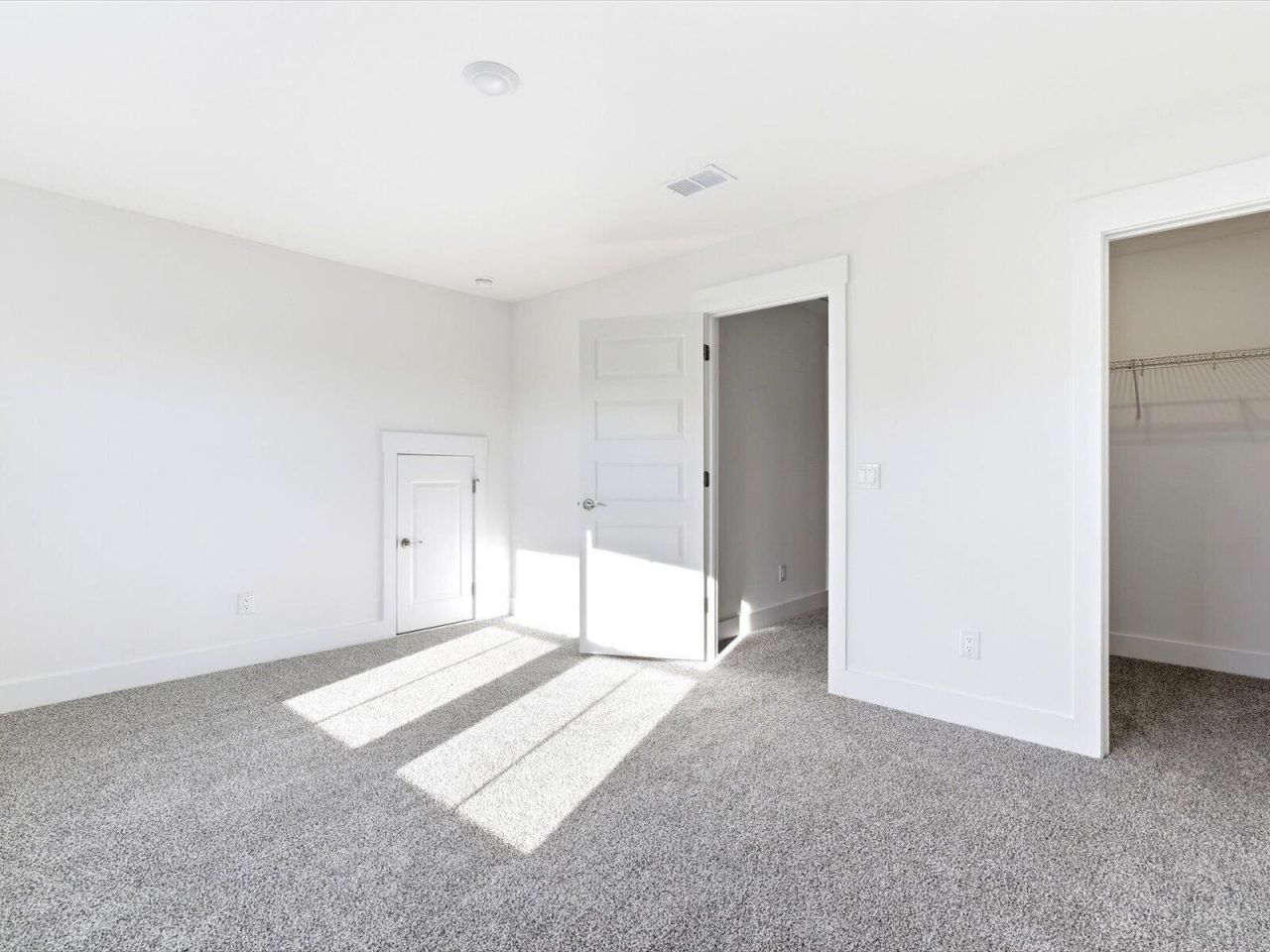 439 Radiant Blue Way Photo 40
