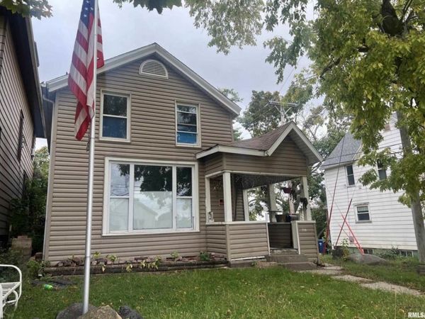 714 S 5th Street , Clinton, IA 52732