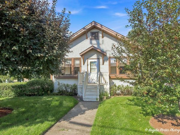 204 N Archer Avenue , Mundelein, IL 60060
