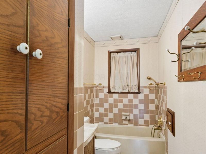 8015 Frank Avenue NW, North Canton, OH 44720 Photo 10
