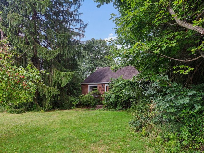 8015 Frank Avenue NW, North Canton, OH 44720 Photo 2