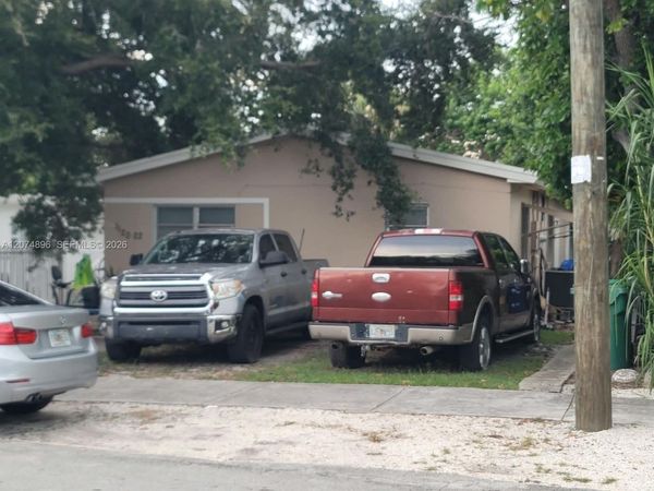 1120 NE 111th St , Miami, FL 33161