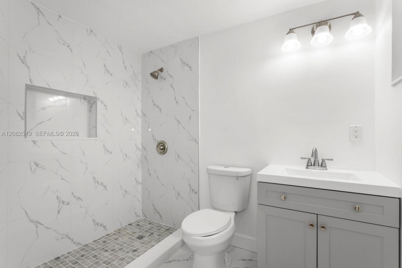 2375 SW 16 Ave , Unit # B, Miami, FL 33145 Photo