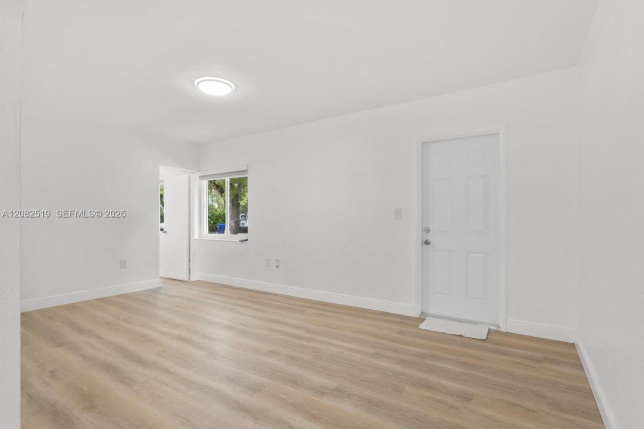 2375 SW 16 Ave , Unit # B, Miami, FL 33145 Photo