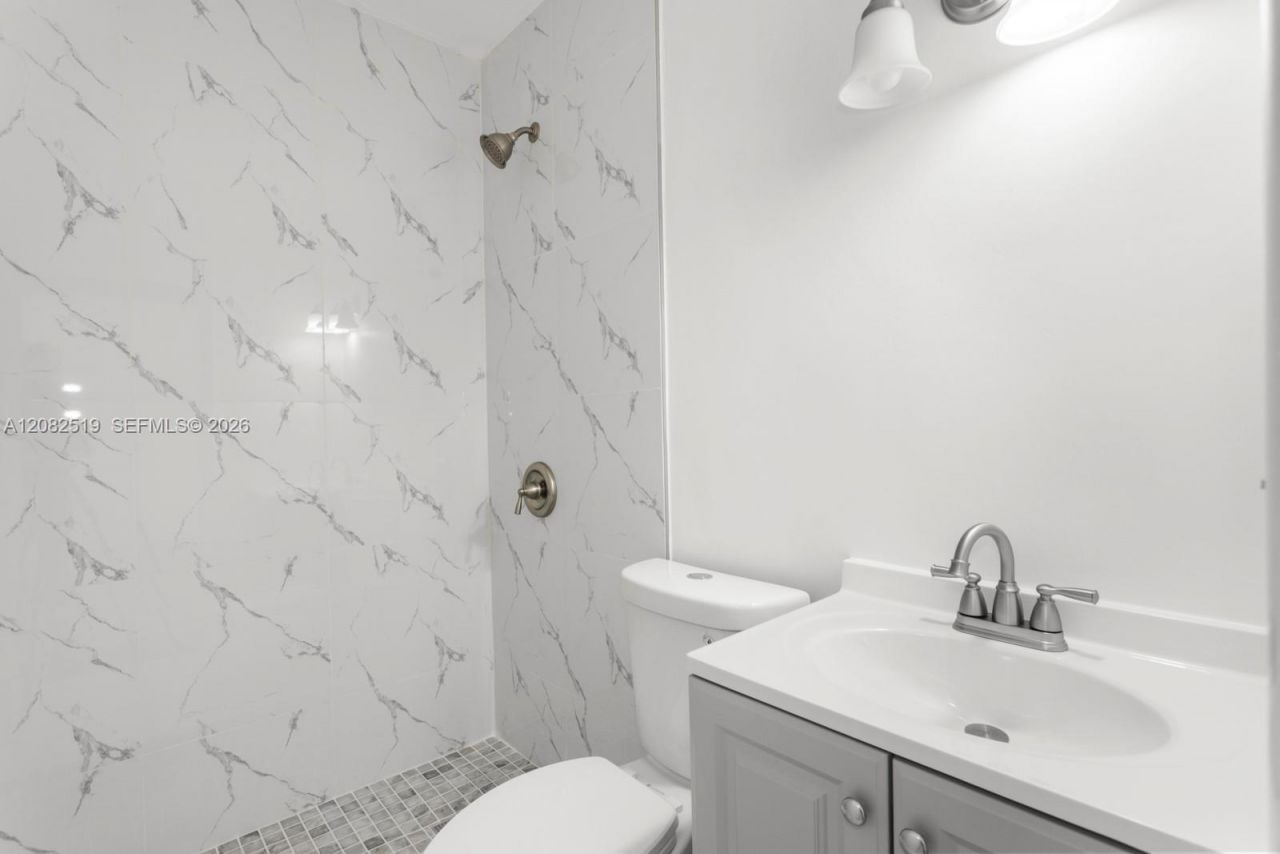 2375 SW 16 Ave , Unit # B, Miami, FL 33145 Photo