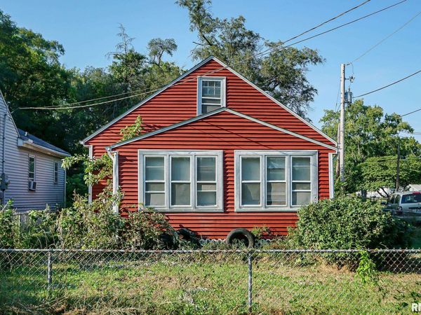 3203 W LATROBE Street, Peoria, IL 61605