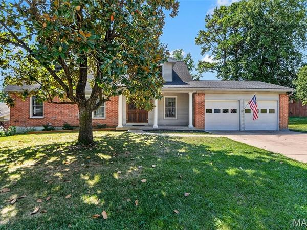 804 Dutch Mill Drive, Ballwin, MO 63011