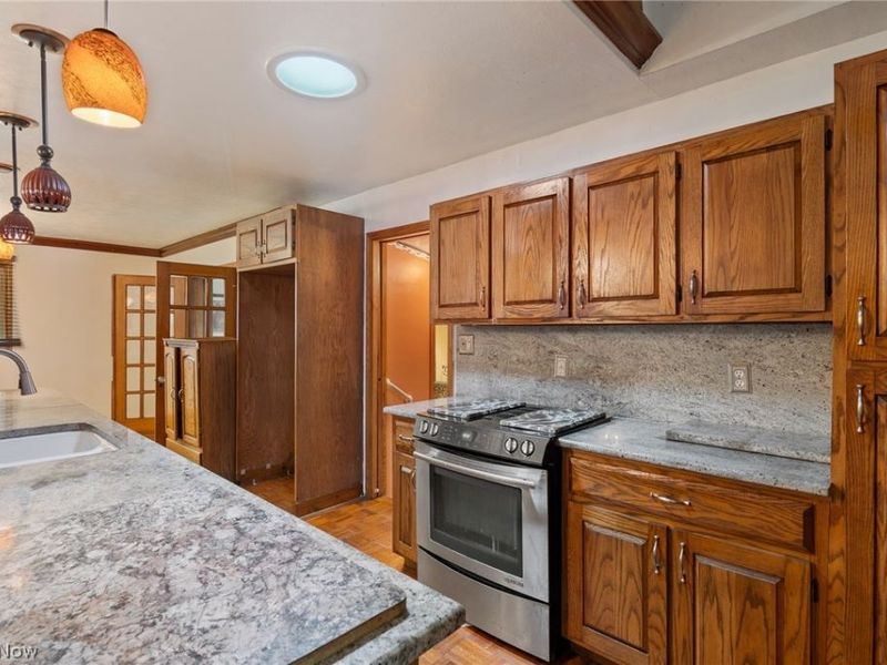 275 N Revere Road, Akron, OH 44333 Photo 12