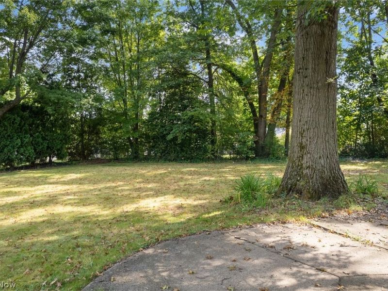 275 N Revere Road, Akron, OH 44333 Photo 31
