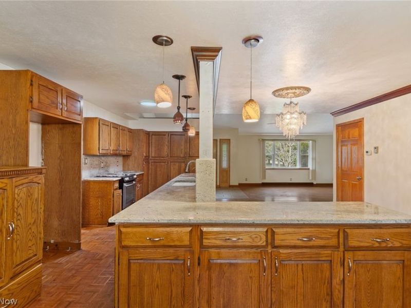 275 N Revere Road, Akron, OH 44333 Photo 9