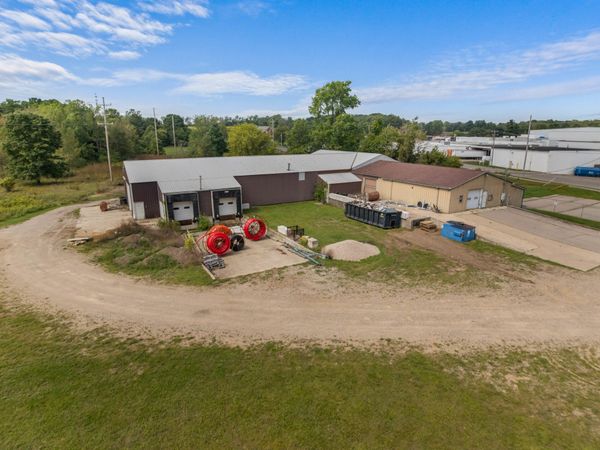 271 Gaige Street, Jonesville, MI 49250