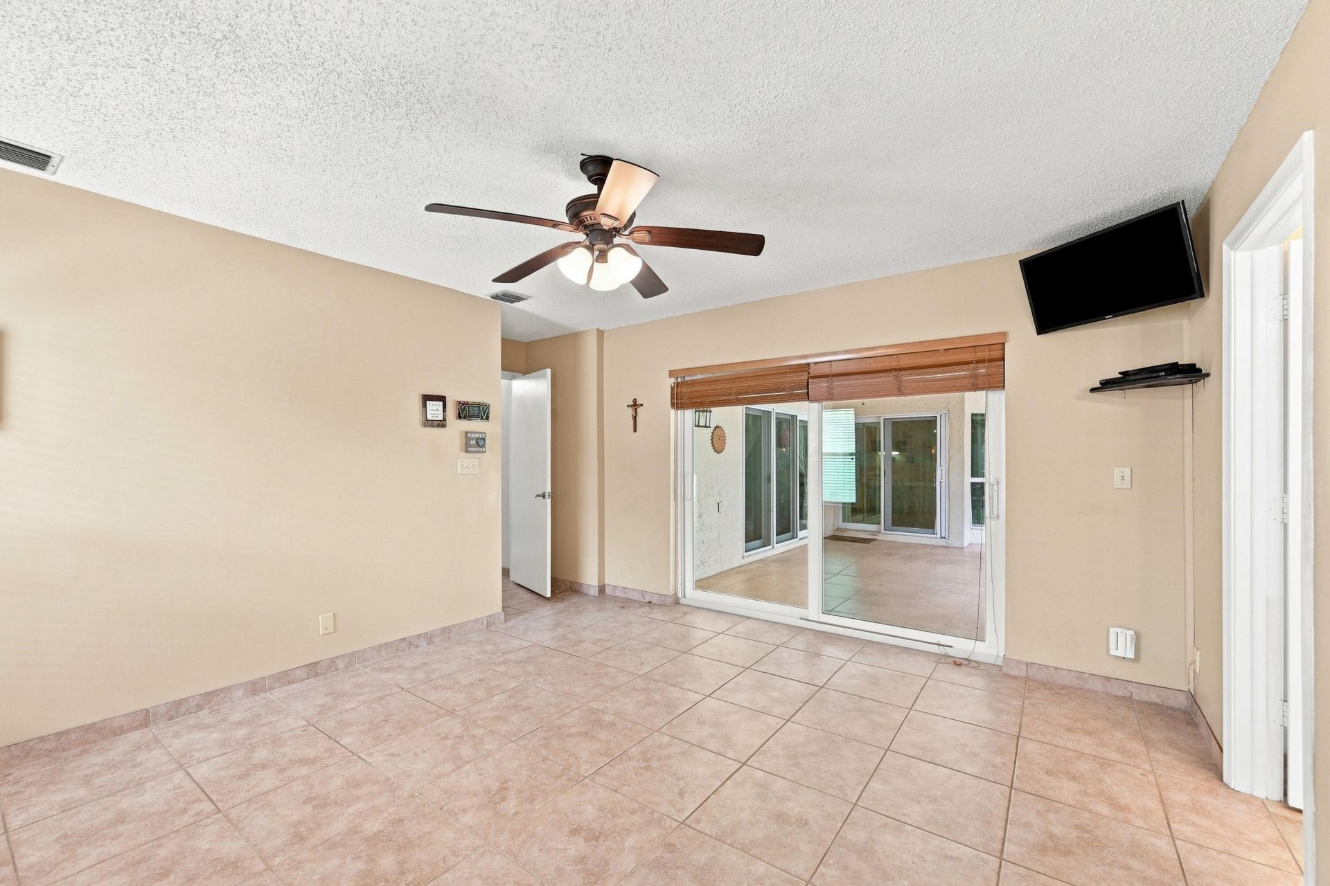2111 NW 86th Way, Coral Springs, FL 33071 Photo