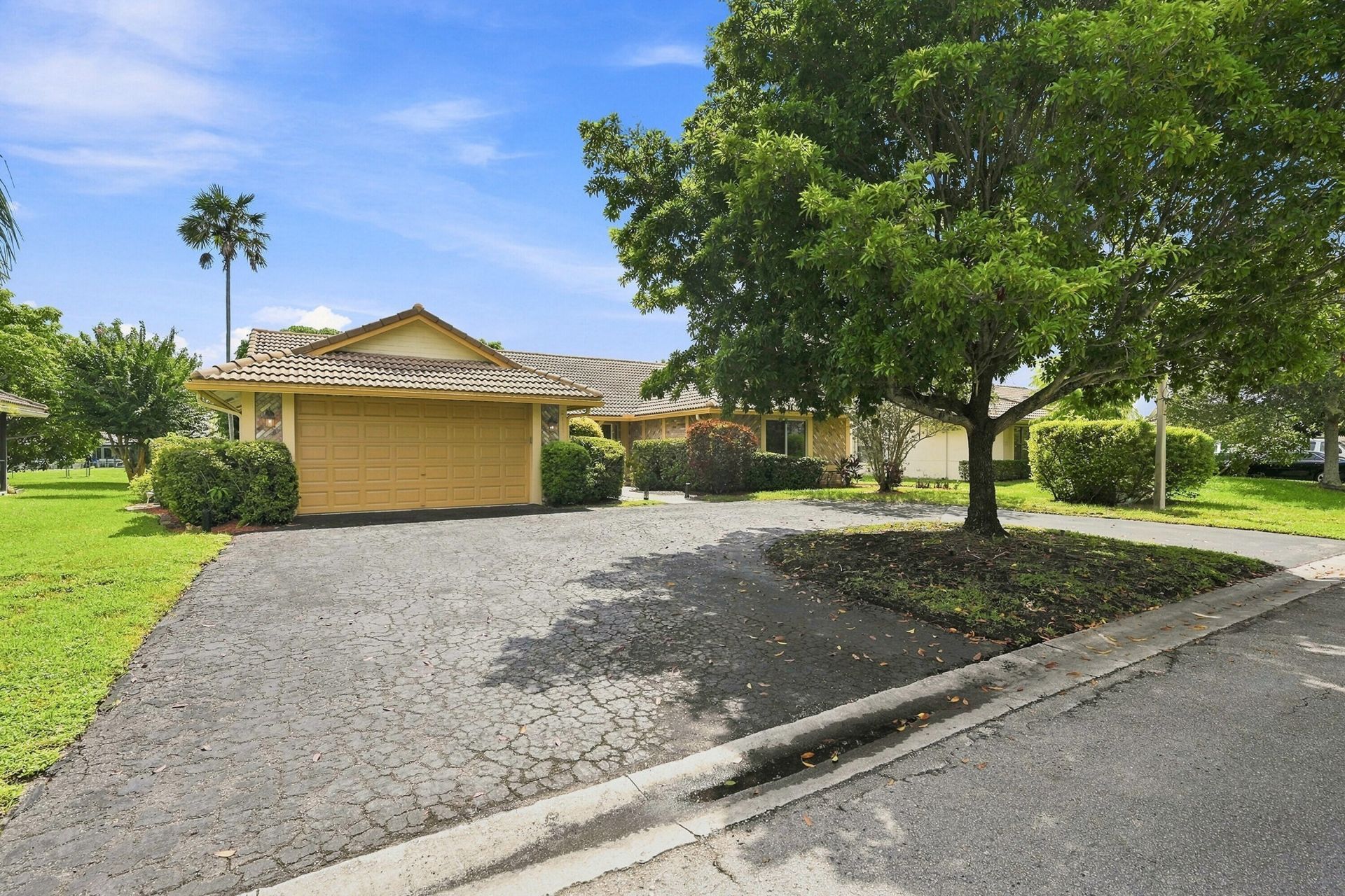 2111 NW 86th Way, Coral Springs, FL 33071 Photo