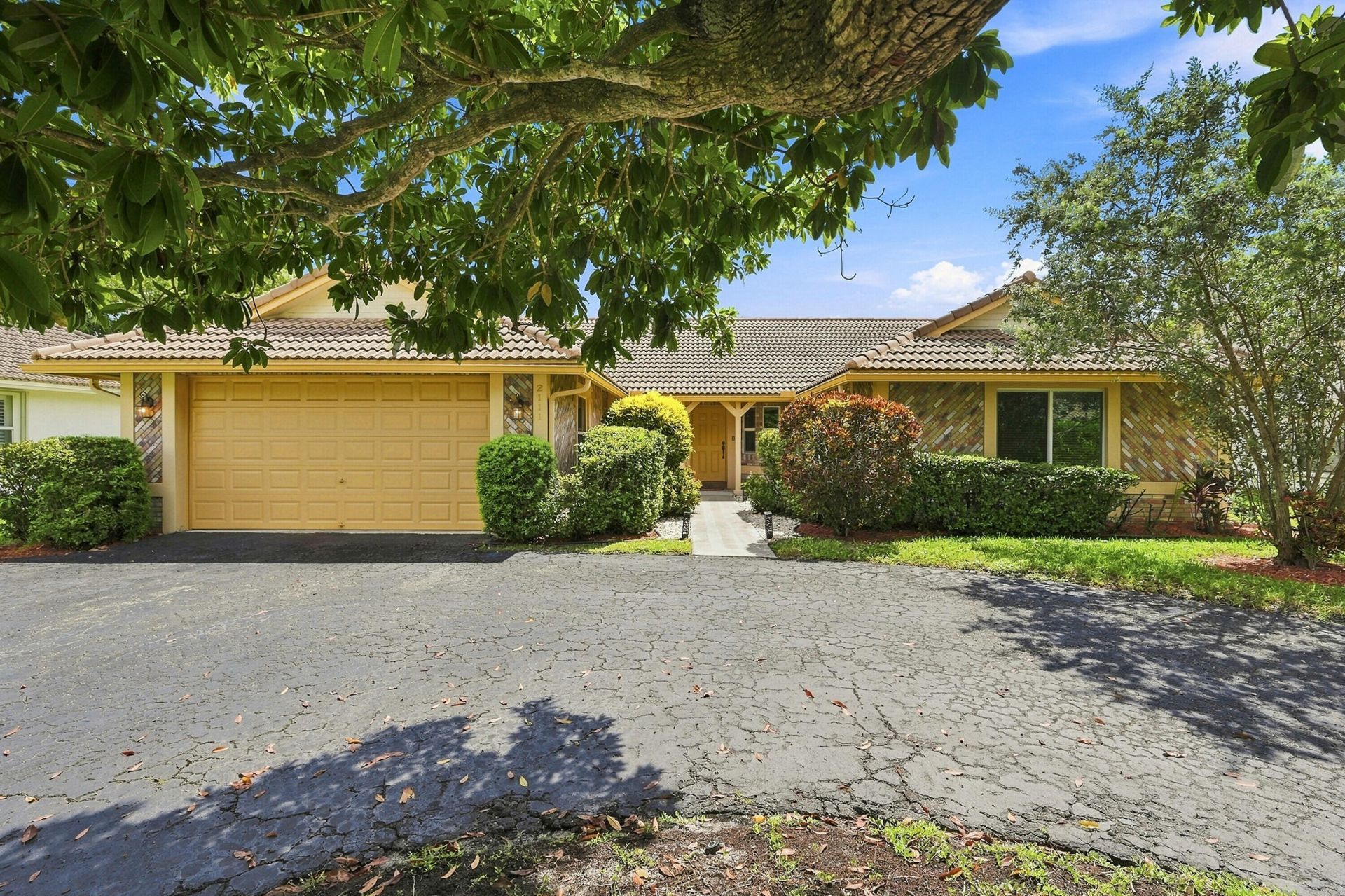 2111 NW 86th Way, Coral Springs, FL 33071 Photo