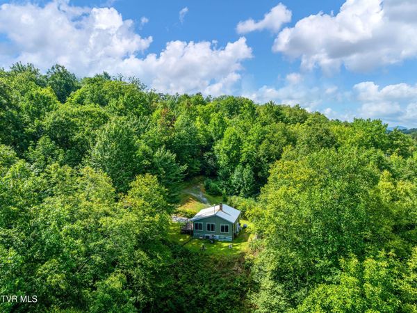 1887 Dennis Cove Road, Hampton, TN 37658