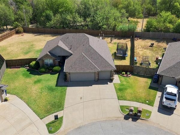 11601 SW 17th Court, Yukon, OK 73099