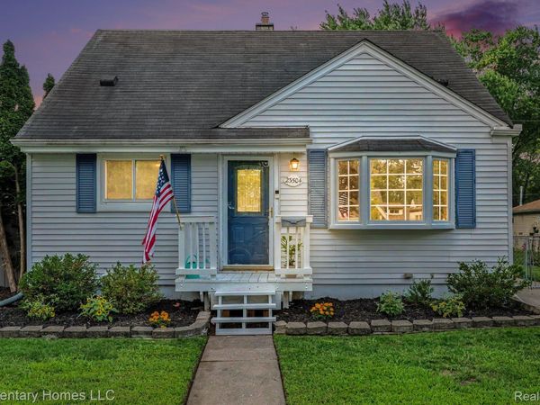 23504 Beverly Street , St Clair Shores, Mi 48082