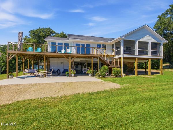 210 Upchurch Drive , Newport, NC 28570