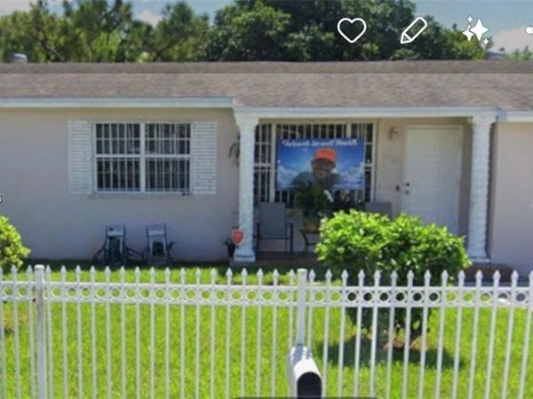 2940 NW 163rd St , Miami Gardens, FL 33054