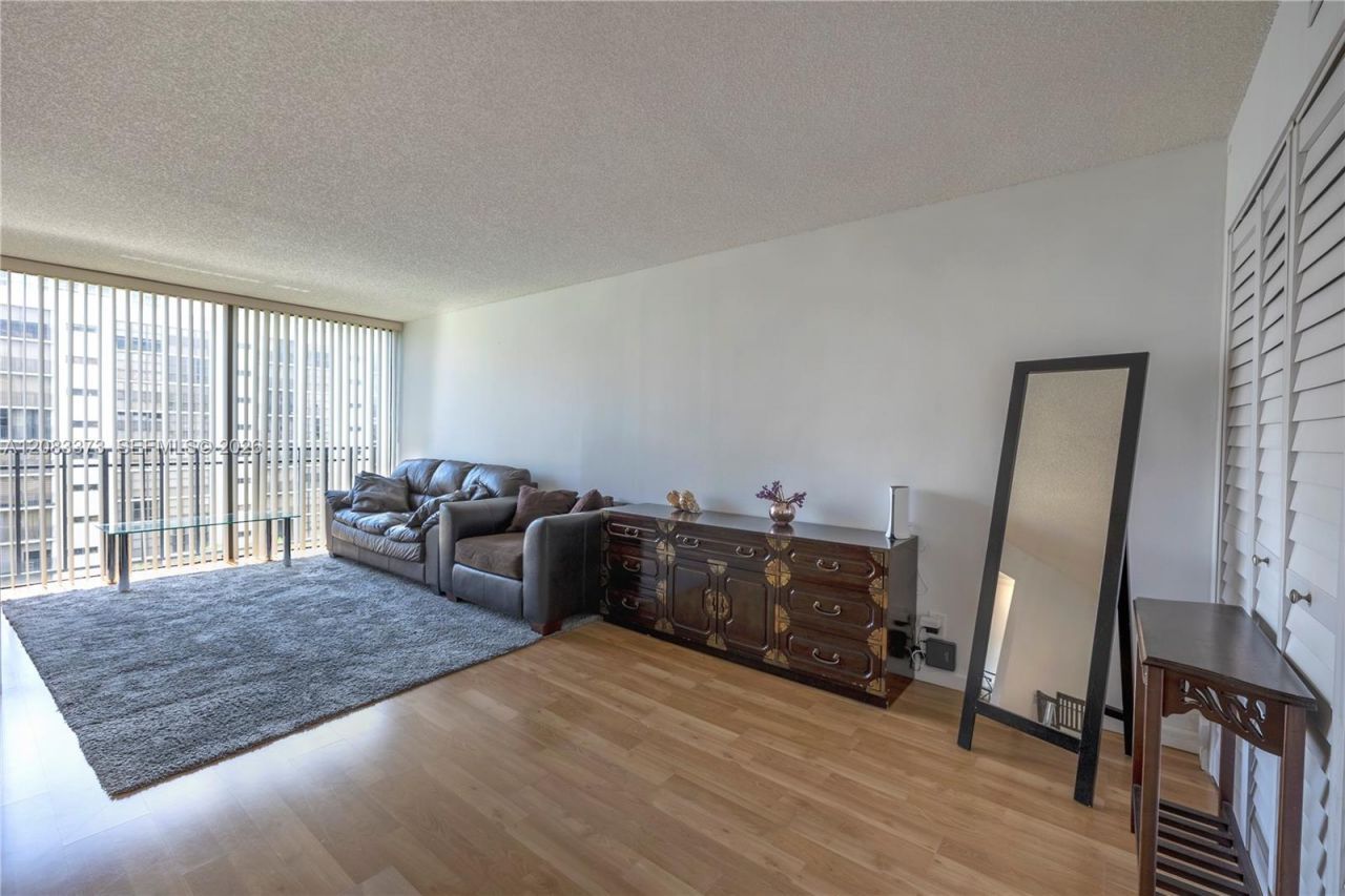 17011 N Bay Rd, Unit 716, Sunny Isles Beach, FL 33160 Photo