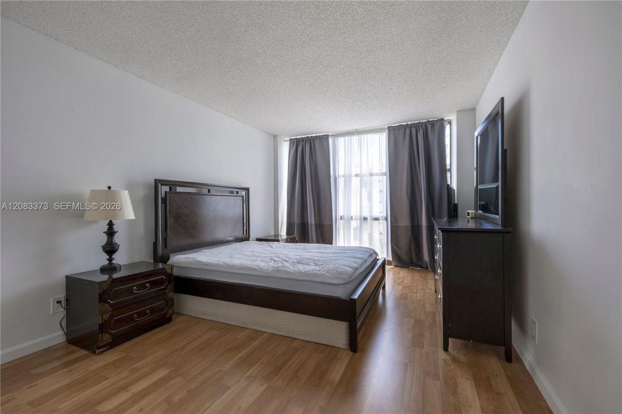 17011 N Bay Rd, Unit 716, Sunny Isles Beach, FL 33160 Photo