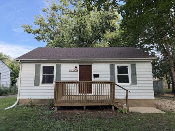 1006 N Division Avenue , Urbana, IL 61801