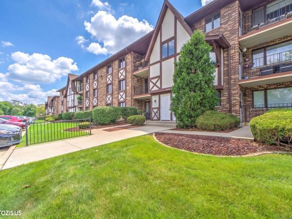10524 Ridge Cove Drive, Unit 25B, Chicago Ridge, IL 60415