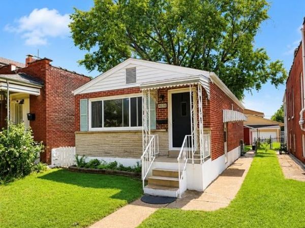 4030 Winnebago Street, St Louis, MO 63116