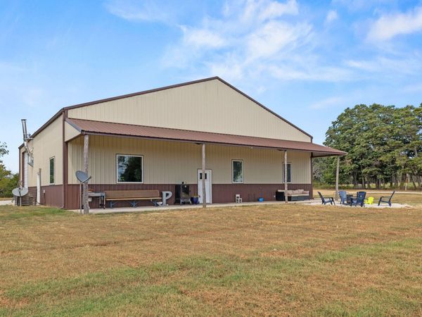 623 E 427th Road, Bolivar, MO 65613