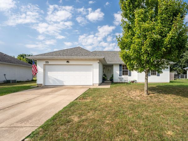 411 Arrowhead Road , Willard, MO 65781