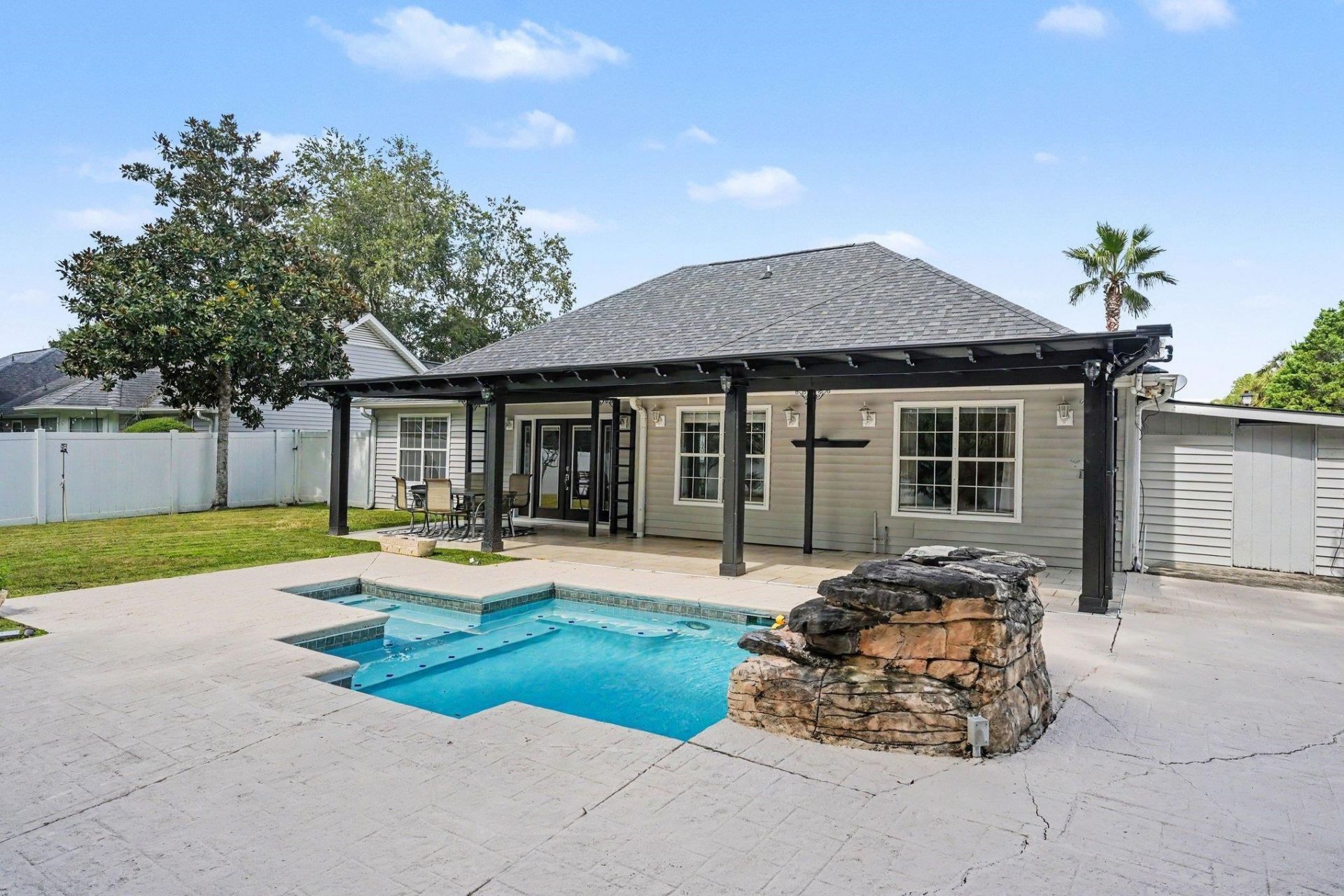 330 Pilothouse Dr. Photo 4