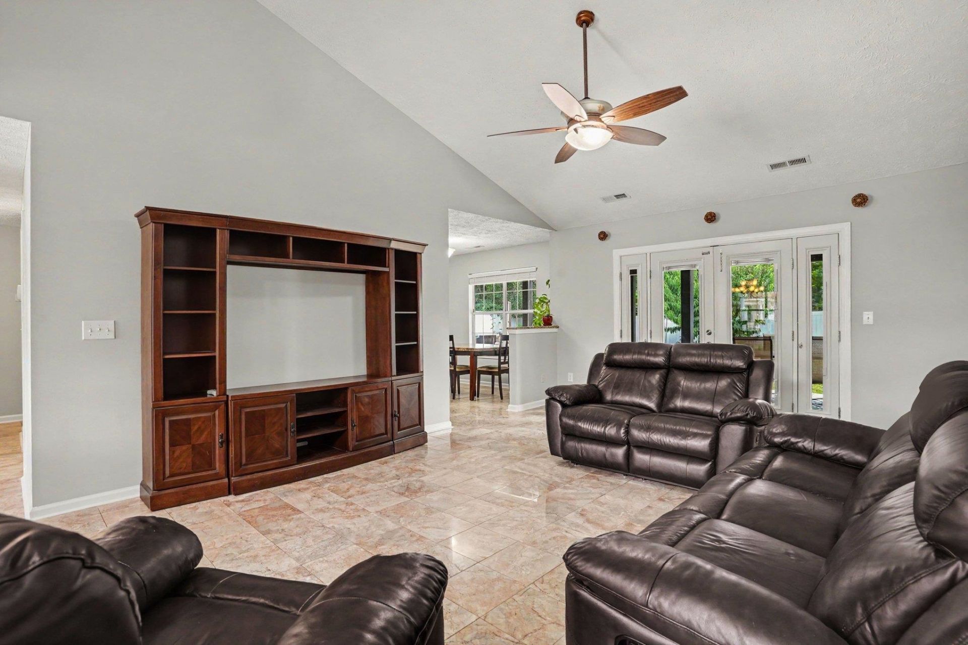 330 Pilothouse Dr. Photo 6