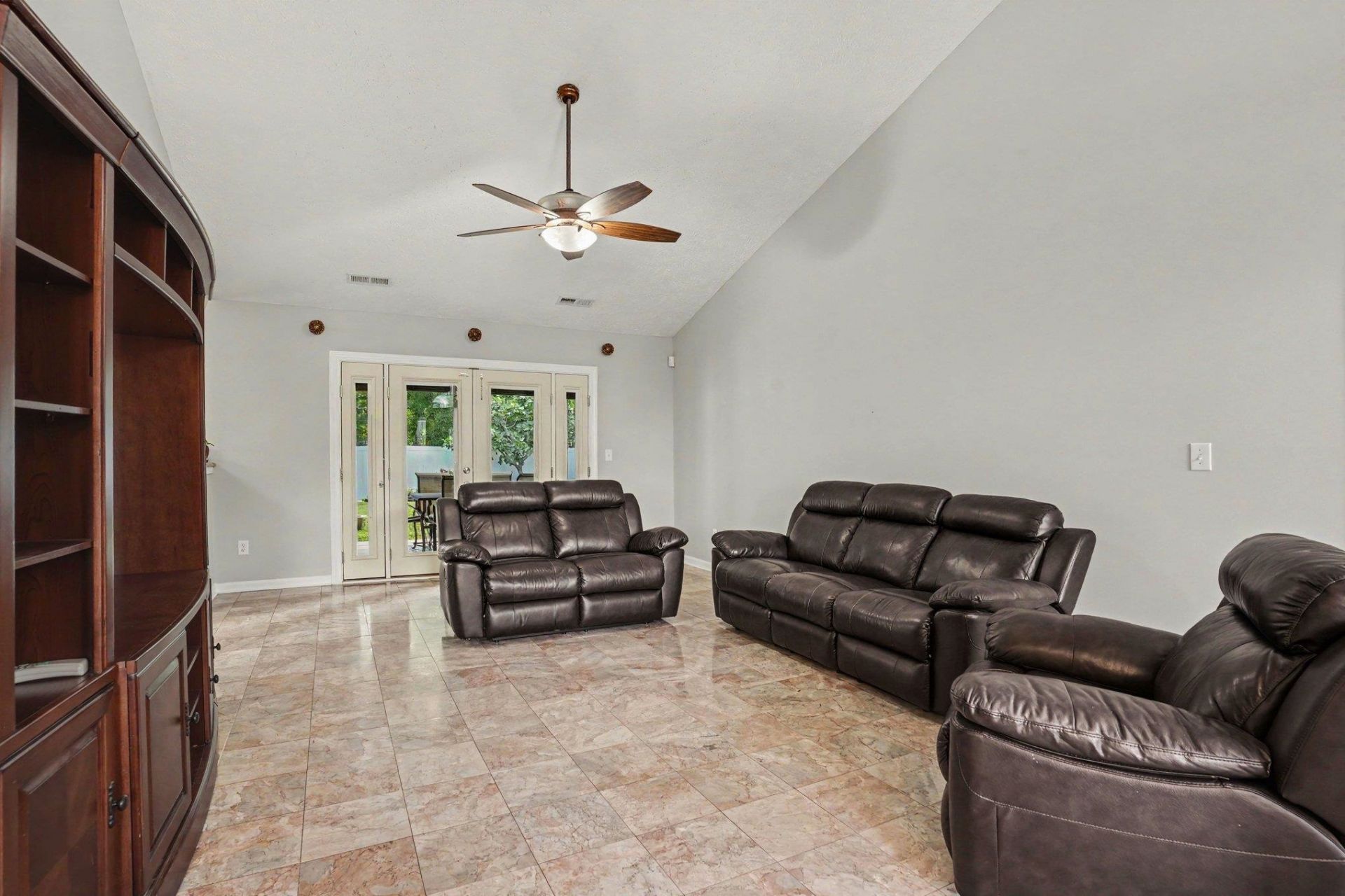 330 Pilothouse Dr. Photo 7