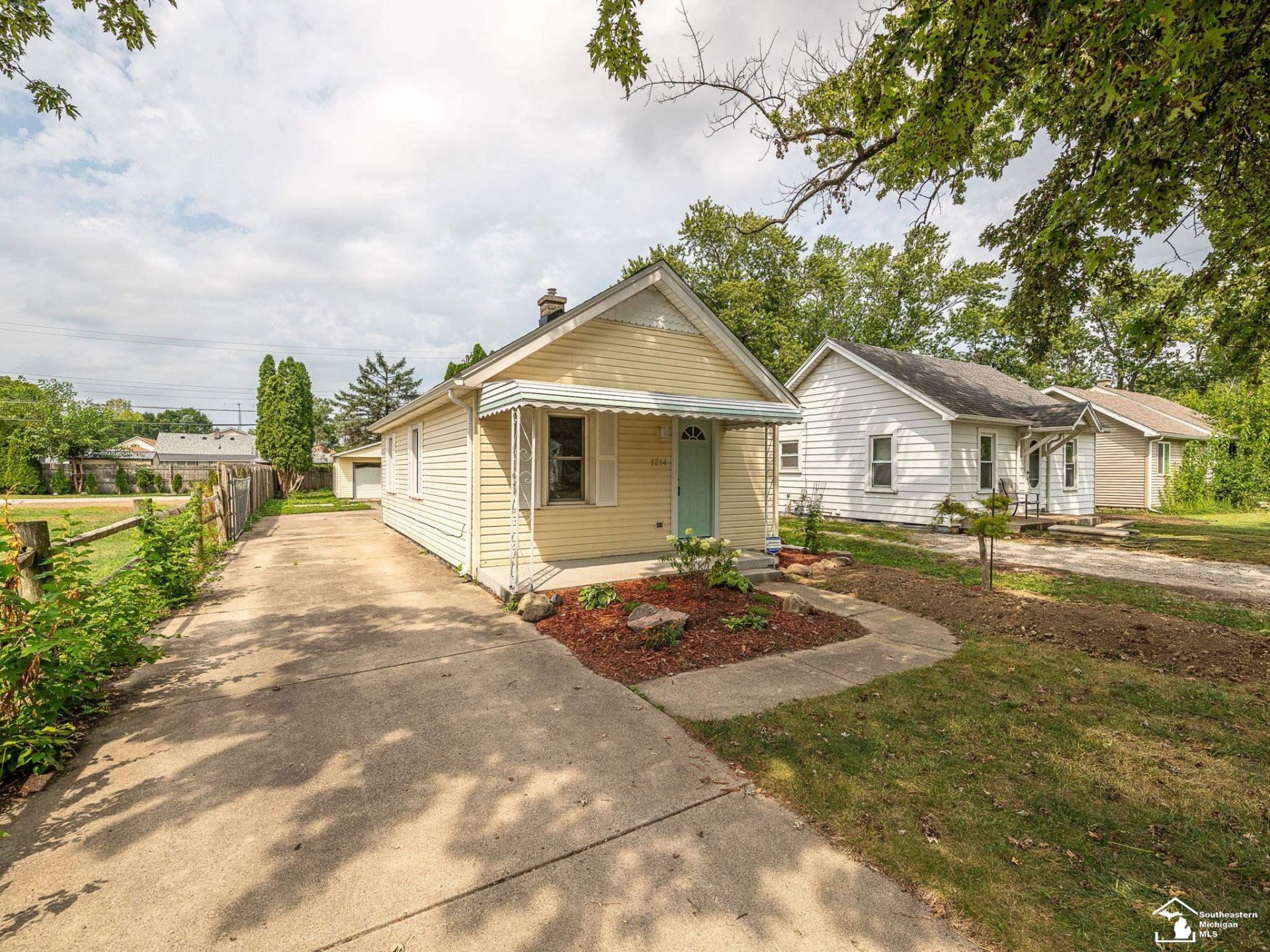 1214 Bacon Street, Monroe, MI 48161 Main Photo