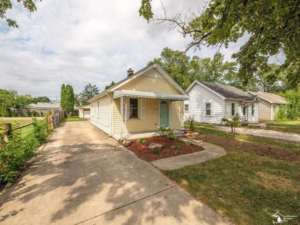 1214 Bacon Street, Monroe, MI 48161